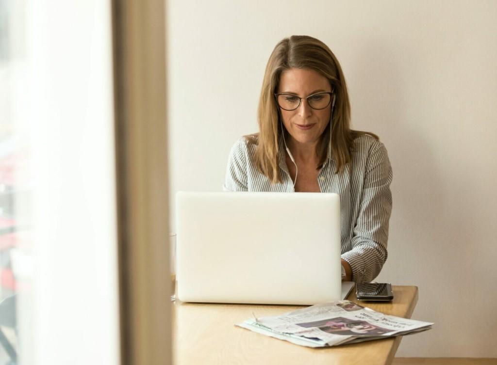 linkedin sales navigator wS73LE0GnKs unsplash