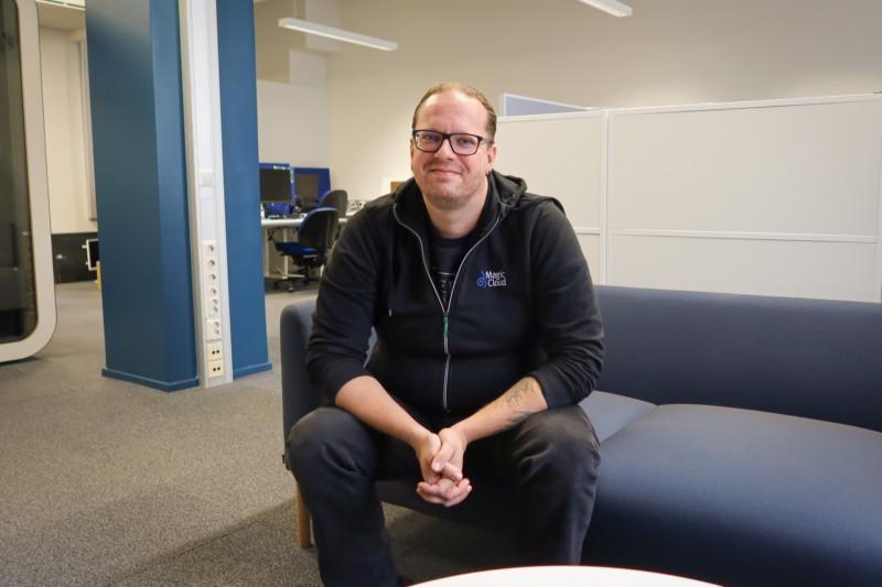 Juuso täällä moikka! Tulisitko työkaveriksini suunnittelemaan ja rakentamaan pilviympäristöjä?